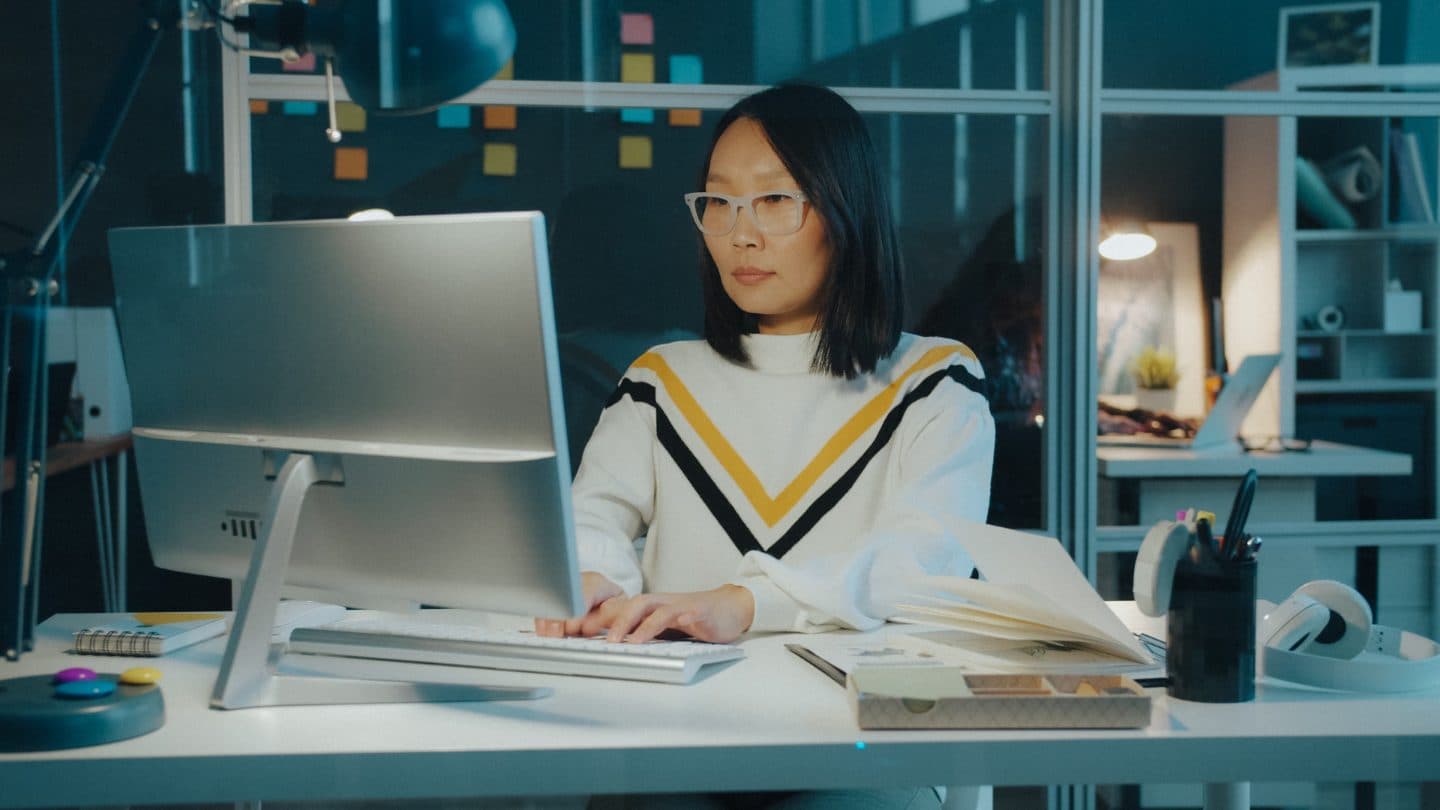 Learner studying Agile material on a laptop